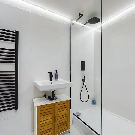 Leeds Oakwood Royale -leeds -2 Beds Apartment
